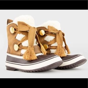 Chloe x Sorel winter boot